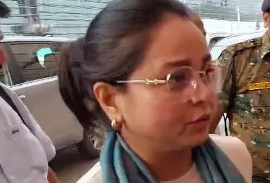 Controversy Erupts as Rohini Critiques Nitish Following DM's Alleged Assault on BPSC Candidate