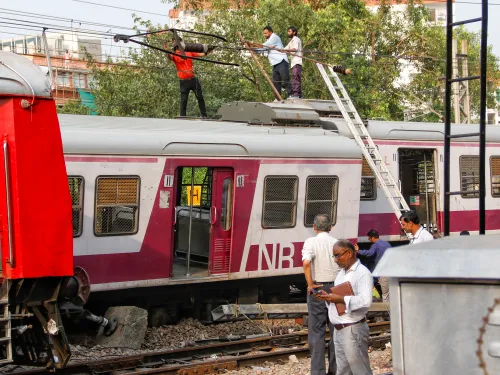 New Delhi: Recovery Efforts Following Train Derailment Near Shivaji Bridge