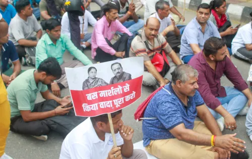 New Delhi: Bus Marshals Rally Against the Government