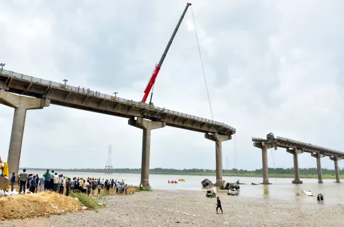 Ongoing Rescue Efforts at Gambhira Bridge in Vadodara