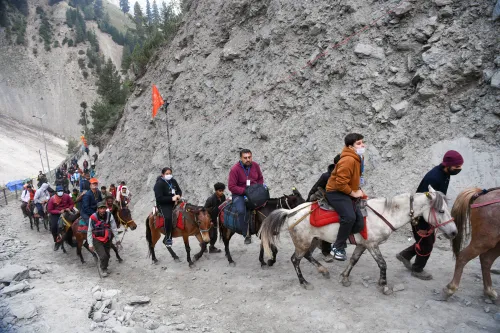 Ganderbal: Devotees Journey on Amarnath Yatra from Baltal