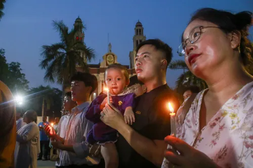 New Delhi: Candlelight memorial for victims of the Ahmedabad airplane crash
