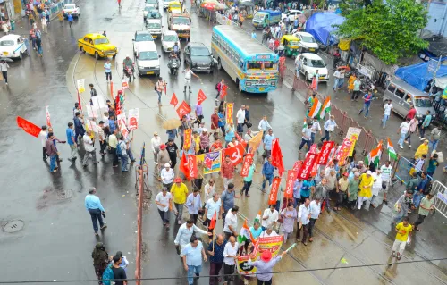 Kolkata: Leftist and Congress Supporters Participate in Nationwide Protest Rally