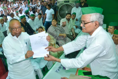 Patna: Mangani Lal Mandal Submits Candidacy for State President Position