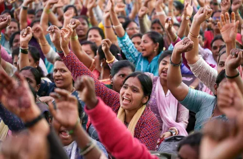 Bengaluru BBMP and Municipal Workers Demonstrate