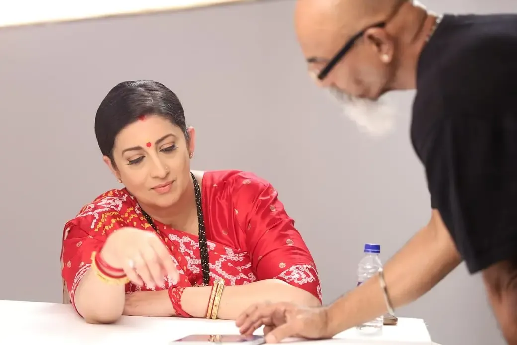क्या स्मृति ईरानी ने दीपक मालवणकर को 'पर्दे के पीछे का हीरो' बताया?