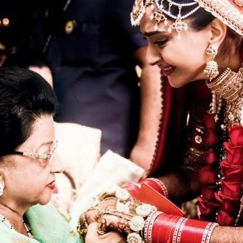 Did Sonam Kapoor Just Say 'Love You' to Dadi Nirmal Kapoor?