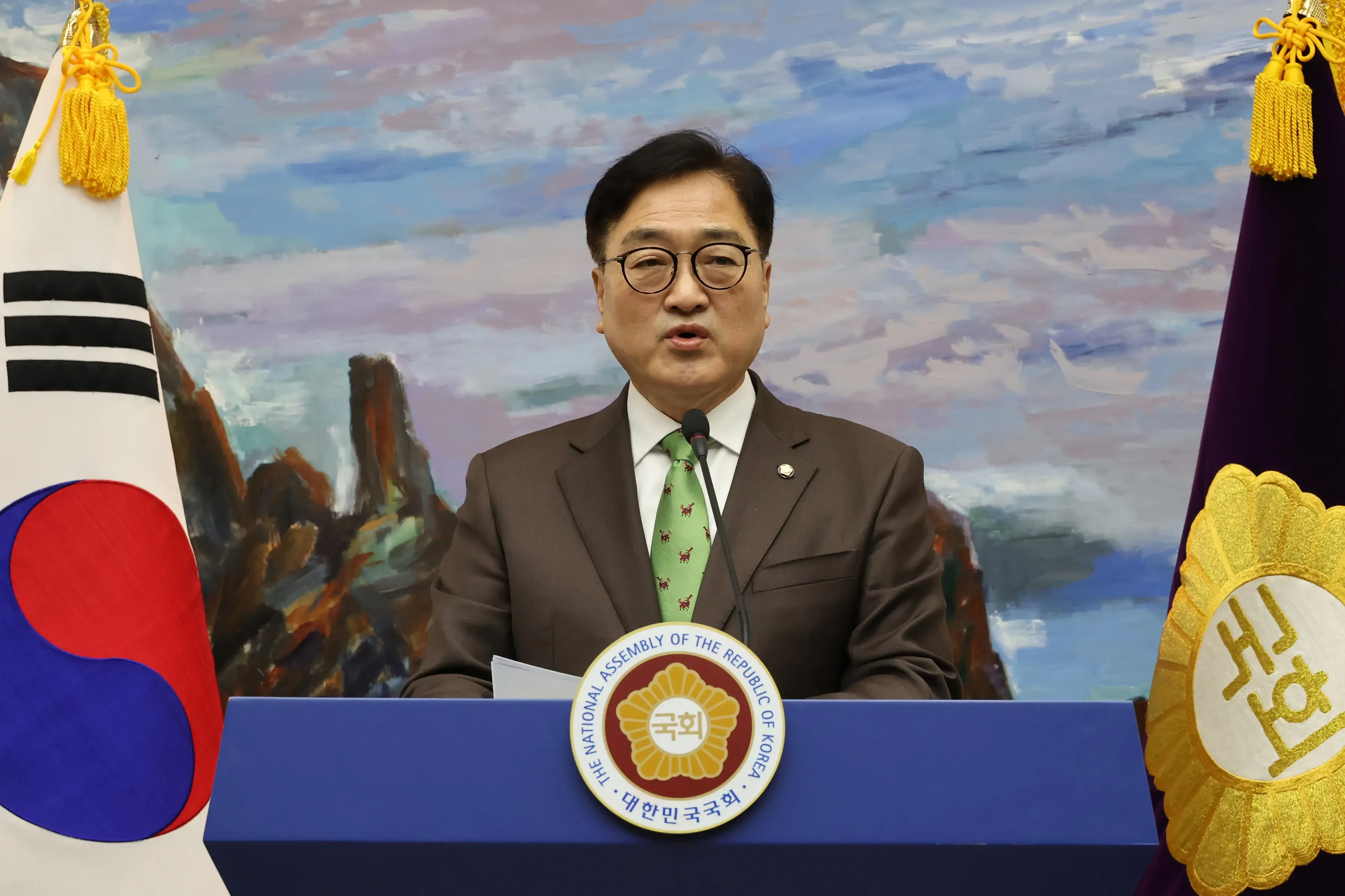 South Korea: National Assembly Speaker Initiates Inquiry into President's Martial Law Declaration