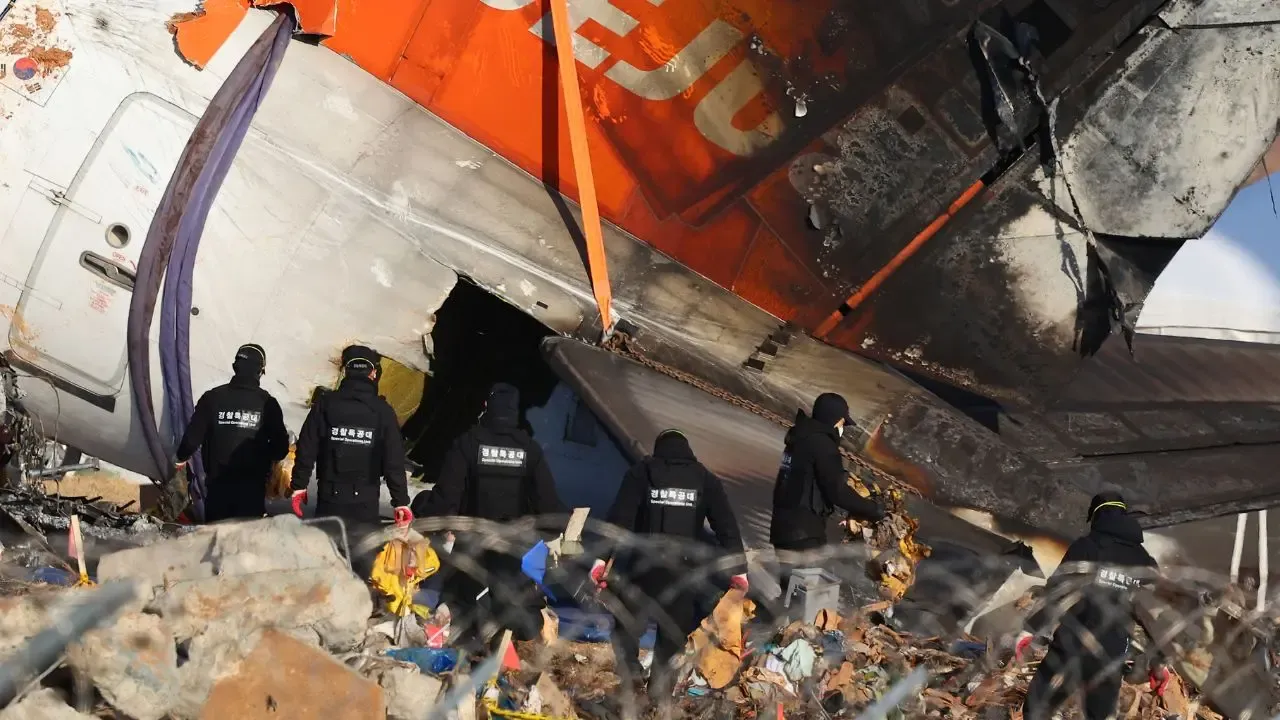 South Korea: Jeju Air Plane Crash Black Boxes Missing Last Four Minutes of Data