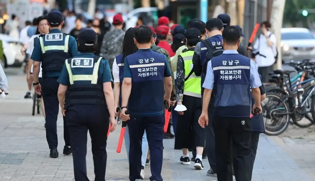South Korea: Court Session Concludes on Arrest Warrant for Yoon After Five Hours