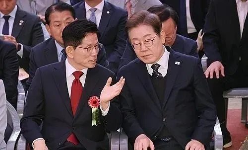 Is DP's Lee Leading by Over 50% Against PPP's Kim in Polls?