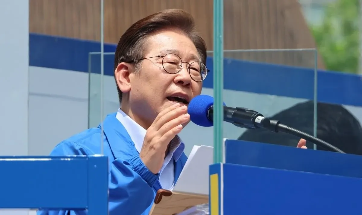 Why is South Korea's Lee Jae-myung Criticizing Ex-President Yoon's Film Screening?