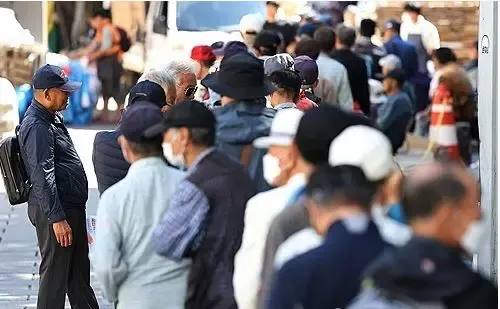 South Korea Officially Enters 'Super-Aged' Society Era
