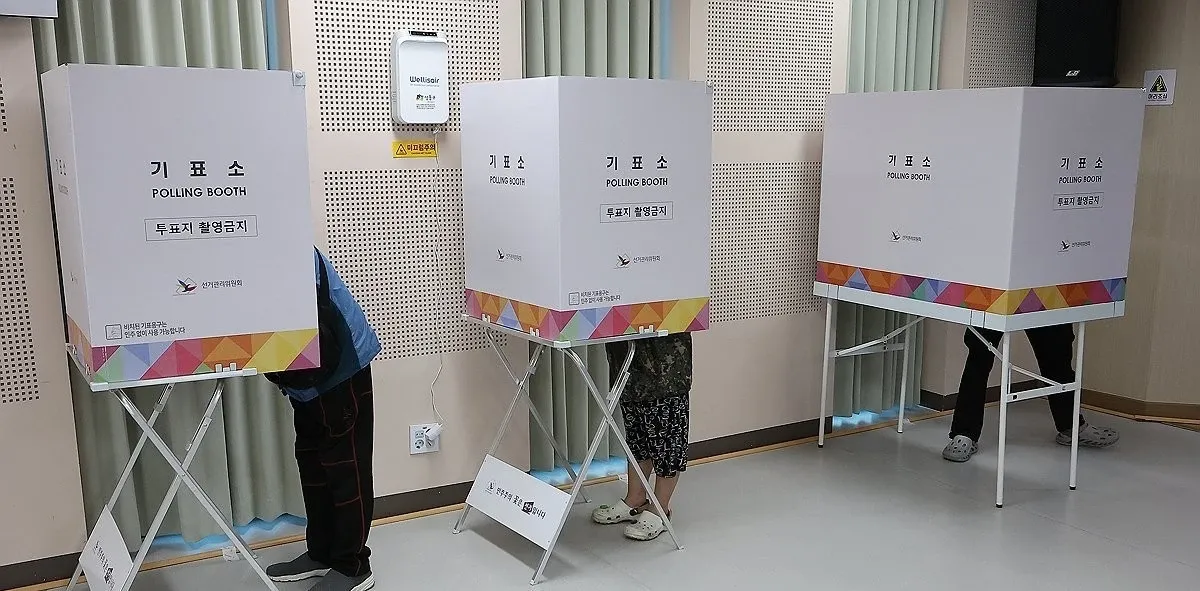 Why is South Korea Deploying Nearly 30,000 Police for the Upcoming Presidential Election?
