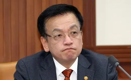 South Korea's Opposition Parties Move to Impeach Acting President Choi