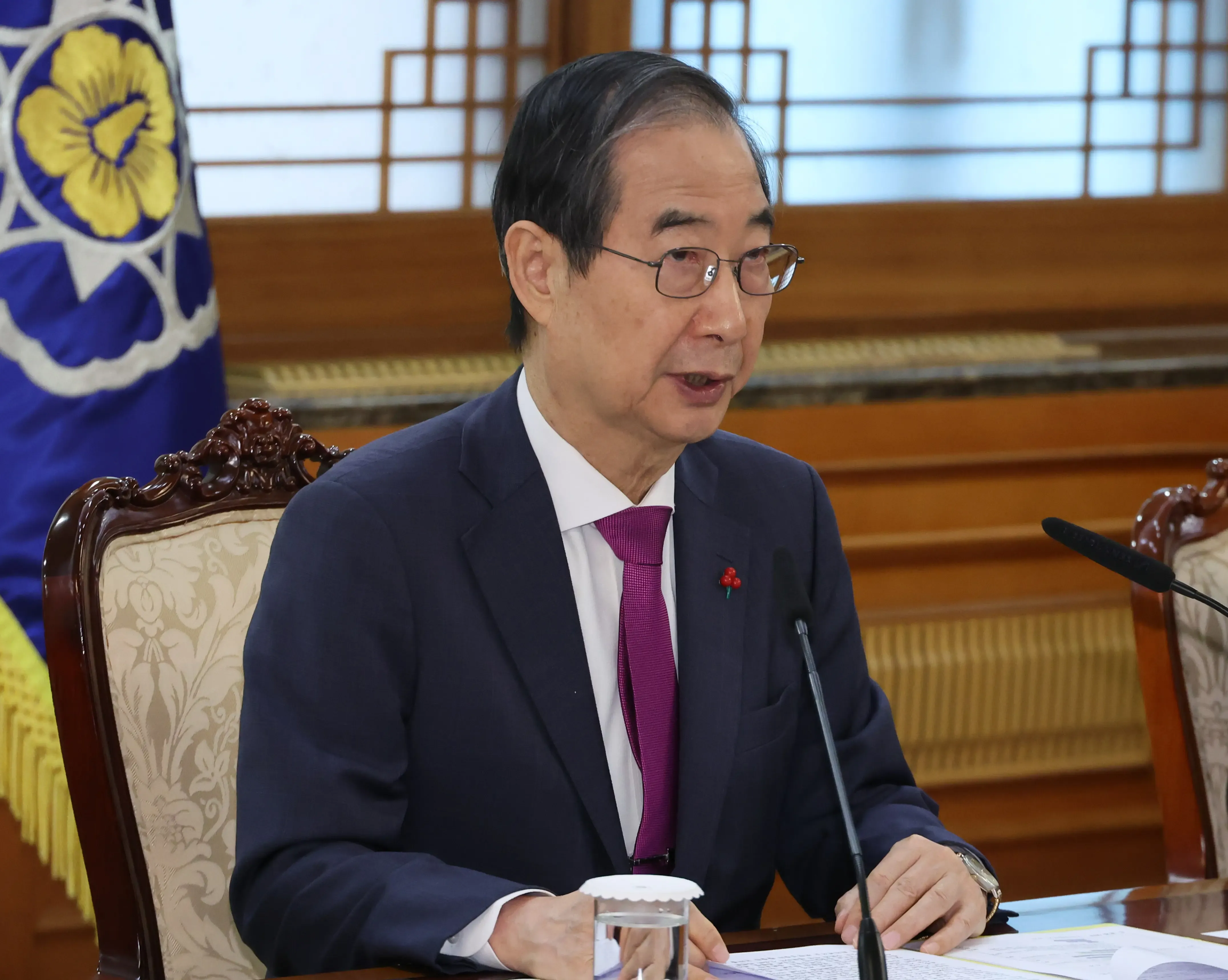South Korea: Authorities Interrogate Acting President Han in Martial Law Investigation