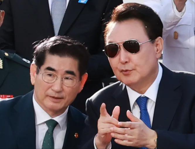 Former South Korean Defence Minister's Suicide Attempt at Detention Center