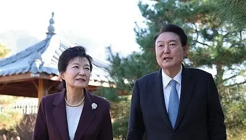 Former South Korean President Park Advocates for Ruling Party Unity Amidst Impeachment Uncertainty