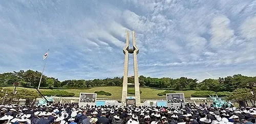 How Are South Korean Presidential Candidates Honoring Victims of the 1980 Pro-Democracy Uprising?