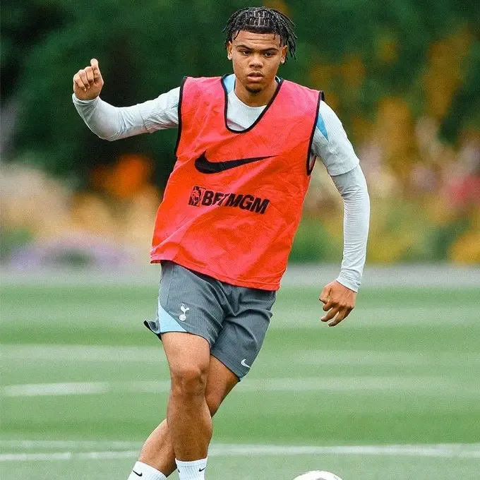 Tottenham Hotspur Reintroduce Dane Scarlett From Oxford Loan Amid Injury Woes