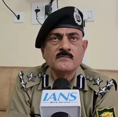 BSF DIG Reports Attacks with Stones and Burning Bottles During Murshidabad Violence