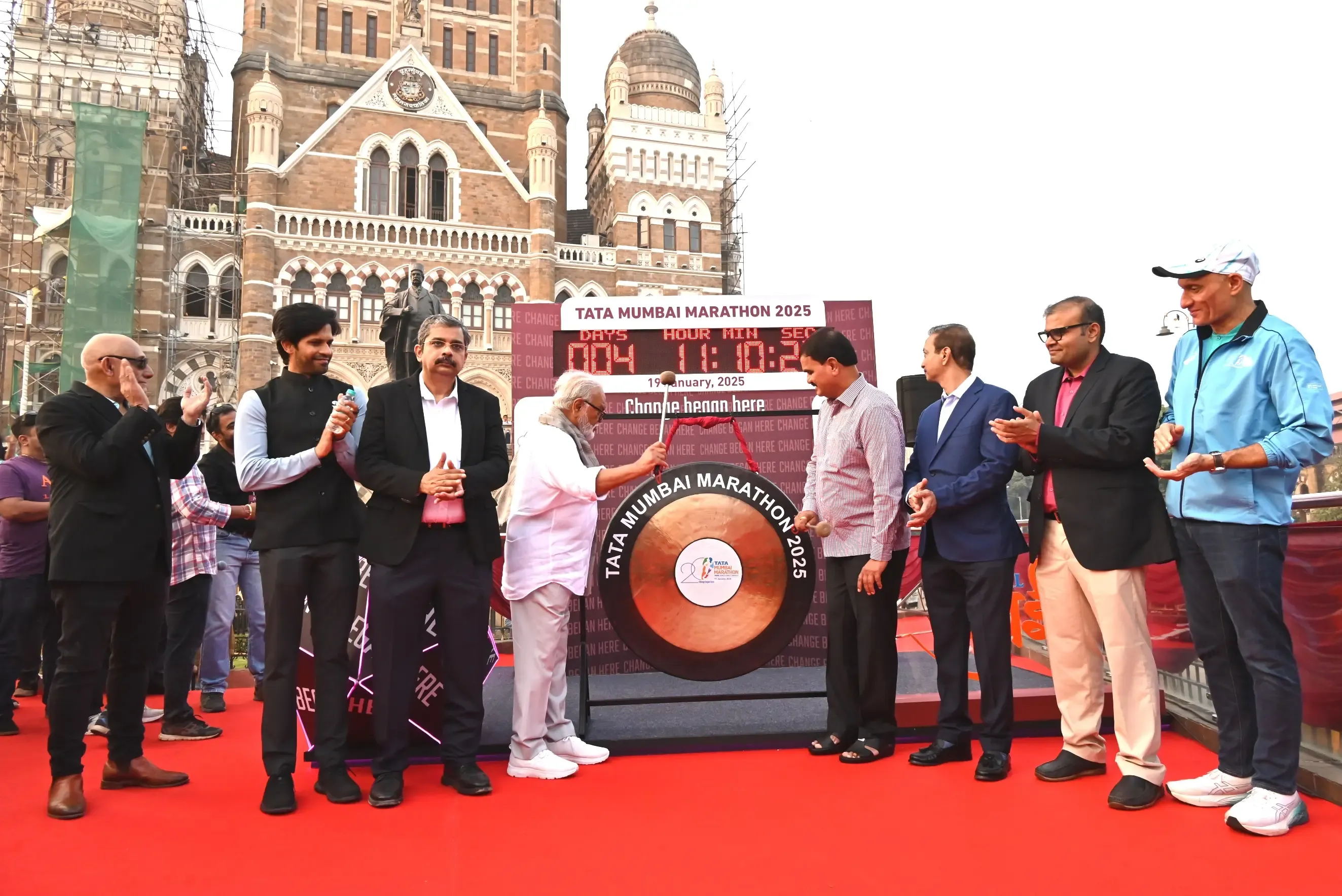 Celebrating the 20th Mumbai Marathon with the Gong Strike