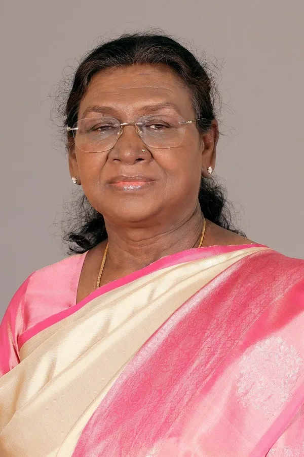 Did President Murmu Visit the Family of a Self-Immolated Student at AIIMS Bhubaneswar?
