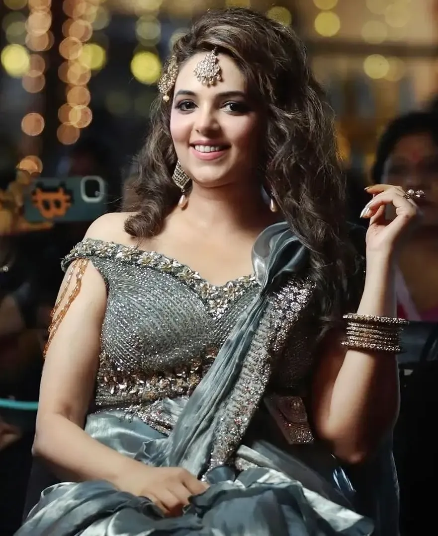 Sugandha Mishra Takes on the Role of the Eccentric Suman in ‘Wagle Ki Duniya’