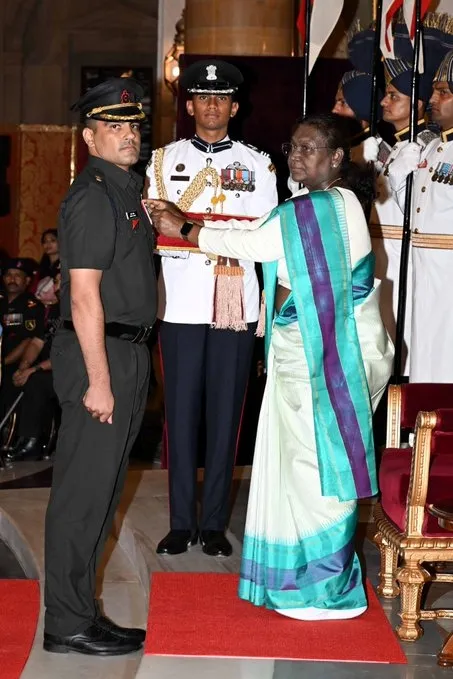 How Were the Supreme Sacrifices of Soldiers Recognized with Kirti Chakra and Shaurya Chakra?