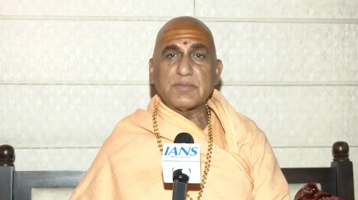 Swami Avdheshanand Giri Describes PM Modi as a 'Mahapurush', Reflects on His Visit to RSS HQ (IANS Exclusive)