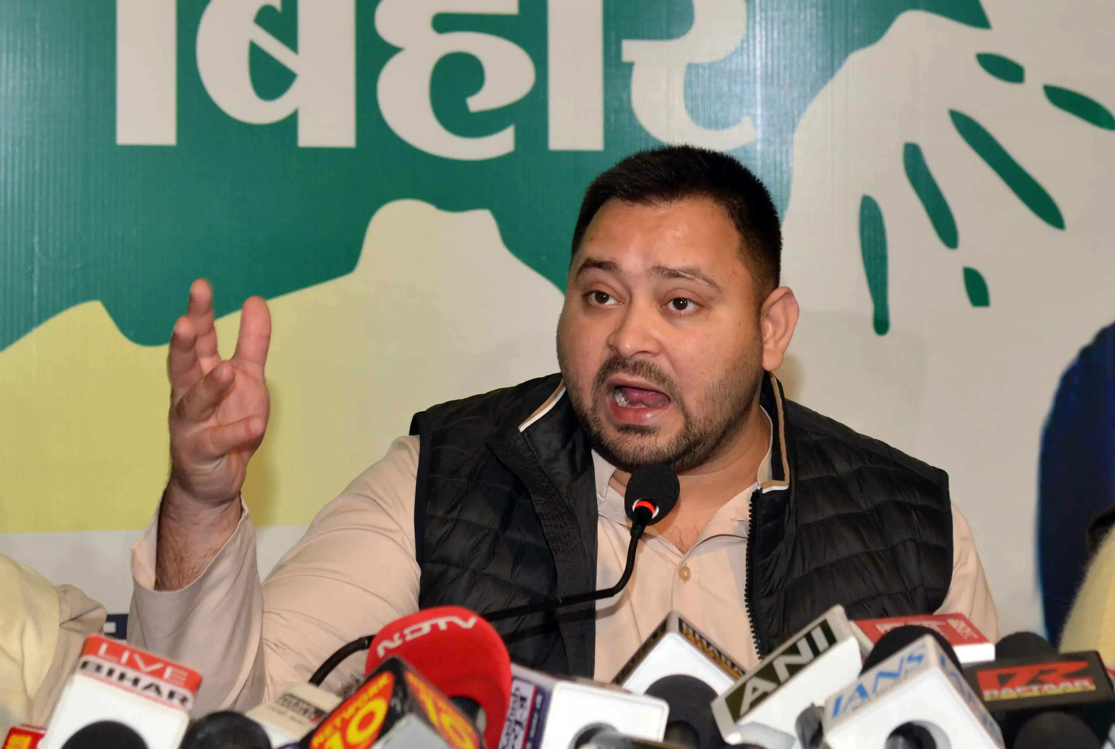 Tejashwi Yadav Condemns Bihar CM; Vows to Reassess Liquor Ban if Elected