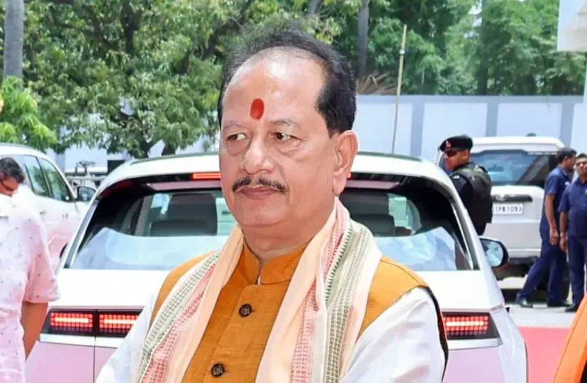 क्या तेजस्वी यादव 'परिवारवाद के युवराज' हैं, बिहार को कर रहे कलंकित?