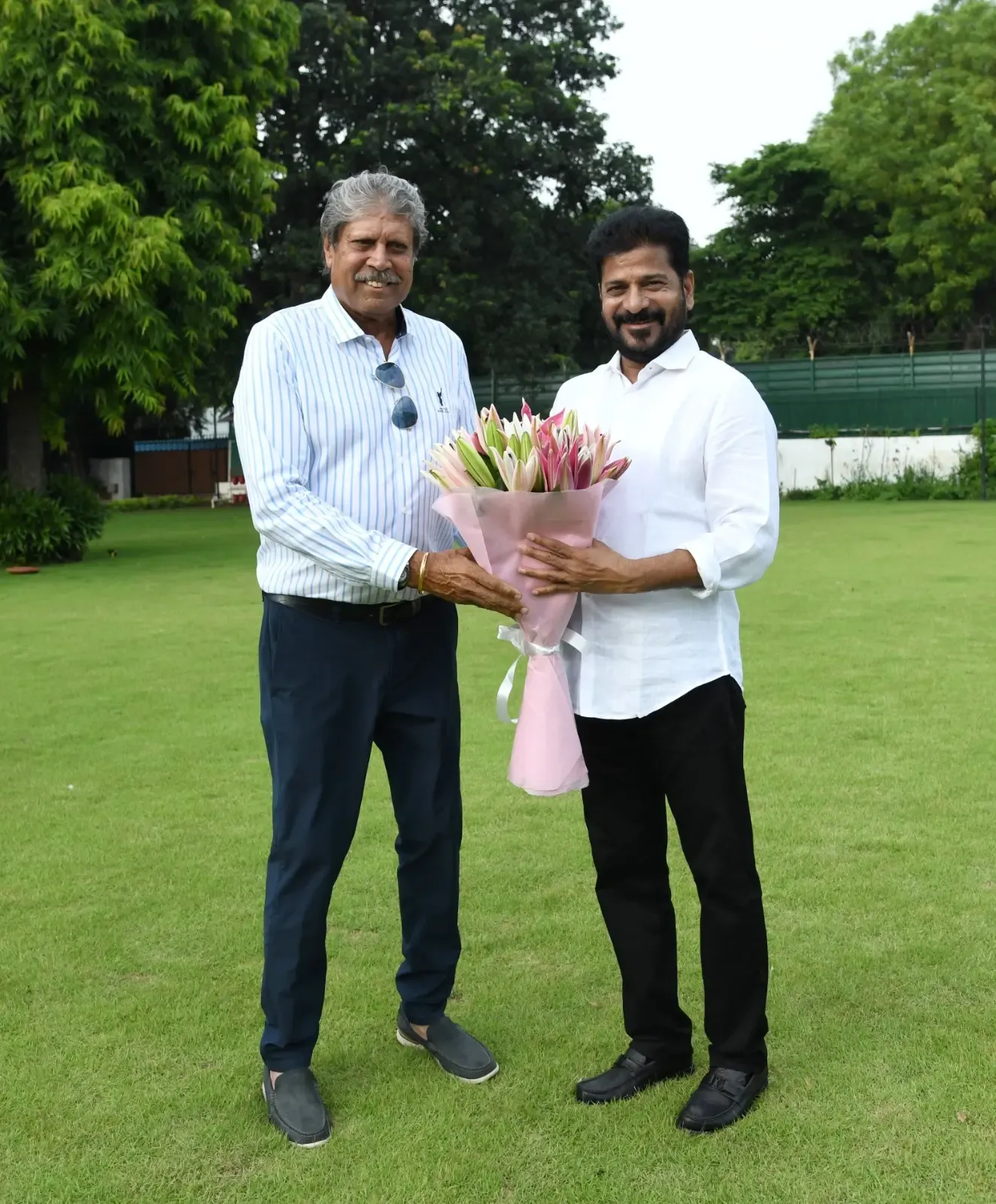 क्या कपिल देव ने तेलंगाना सीएम से खेल के प्रति राज्य सरकार के दृष्टिकोण की सराहना की?