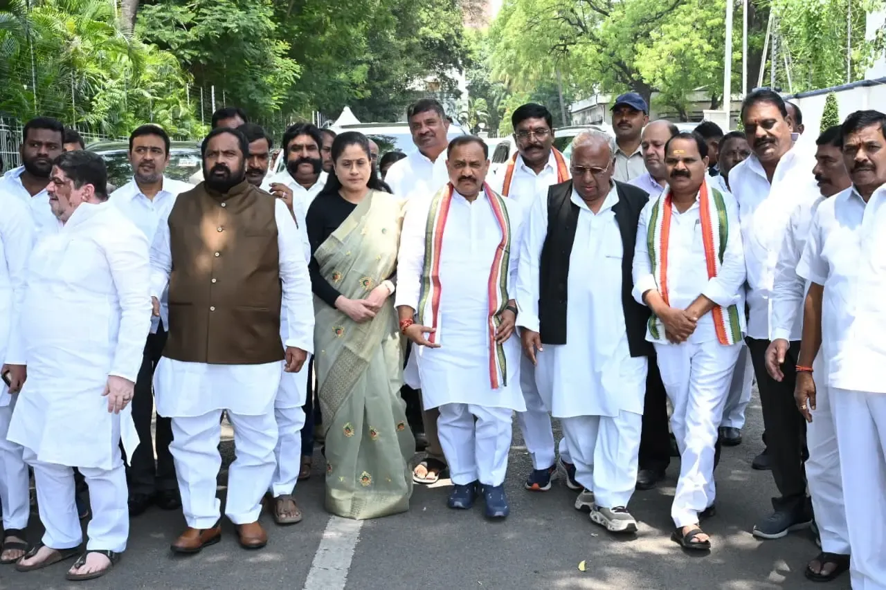 Why Did Telangana Congress Leaders Thank Governor for Quota Bills?