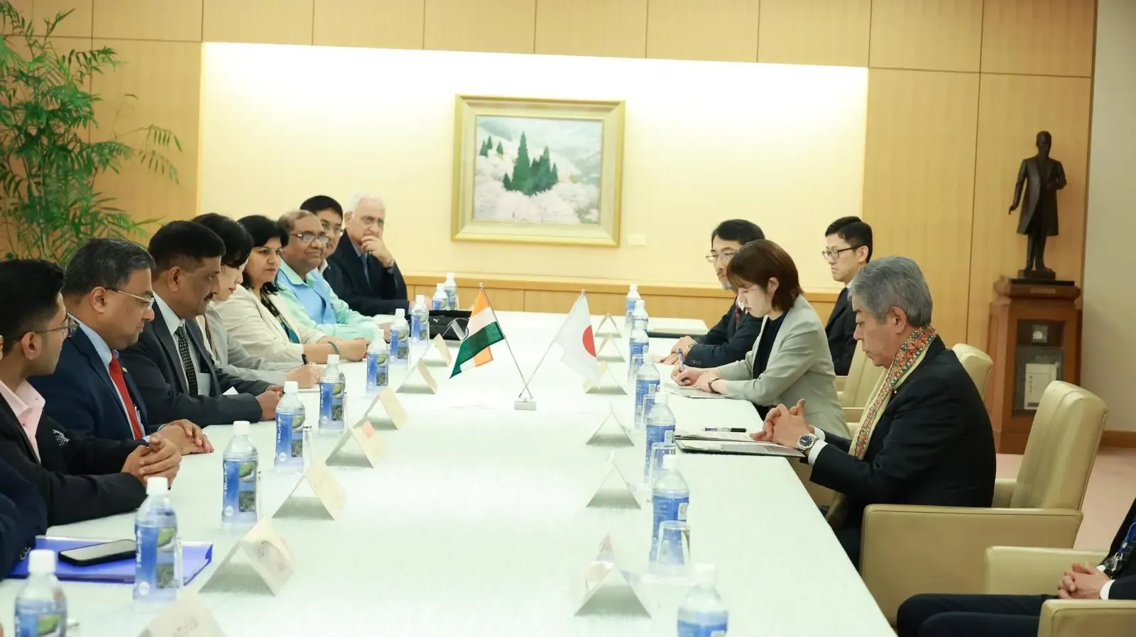 Can Terrorism Ever Be Justified? Japanese Foreign Minister Speaks Out During Indian Delegation Meeting