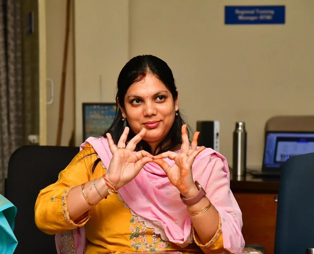 Did Karimnagar District Collector Render the National Anthem in Sign Language on Independence Day?