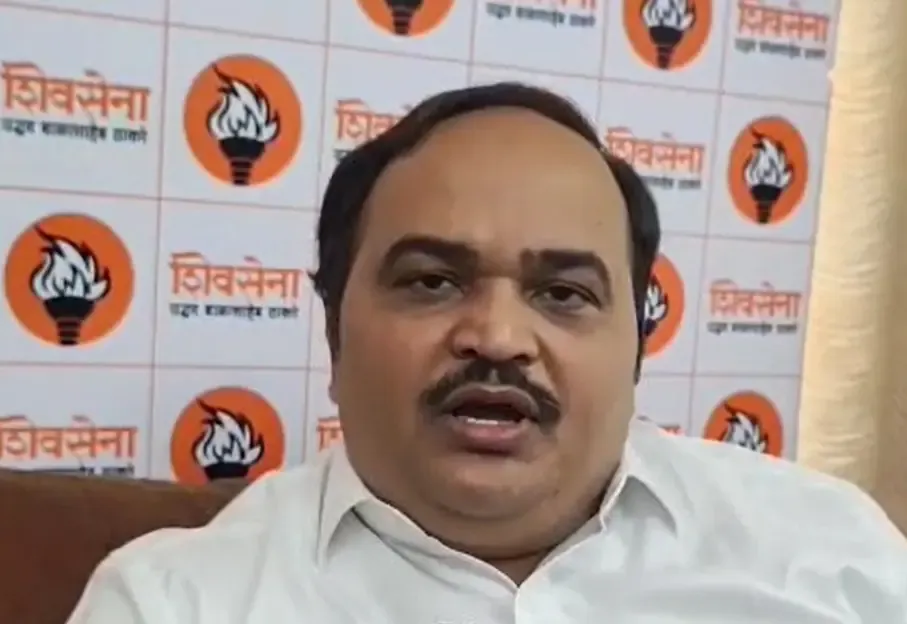 क्या जो काम बाला साहेब नहीं कर पाए, वह देवेंद्र फडणवीस ने किया?