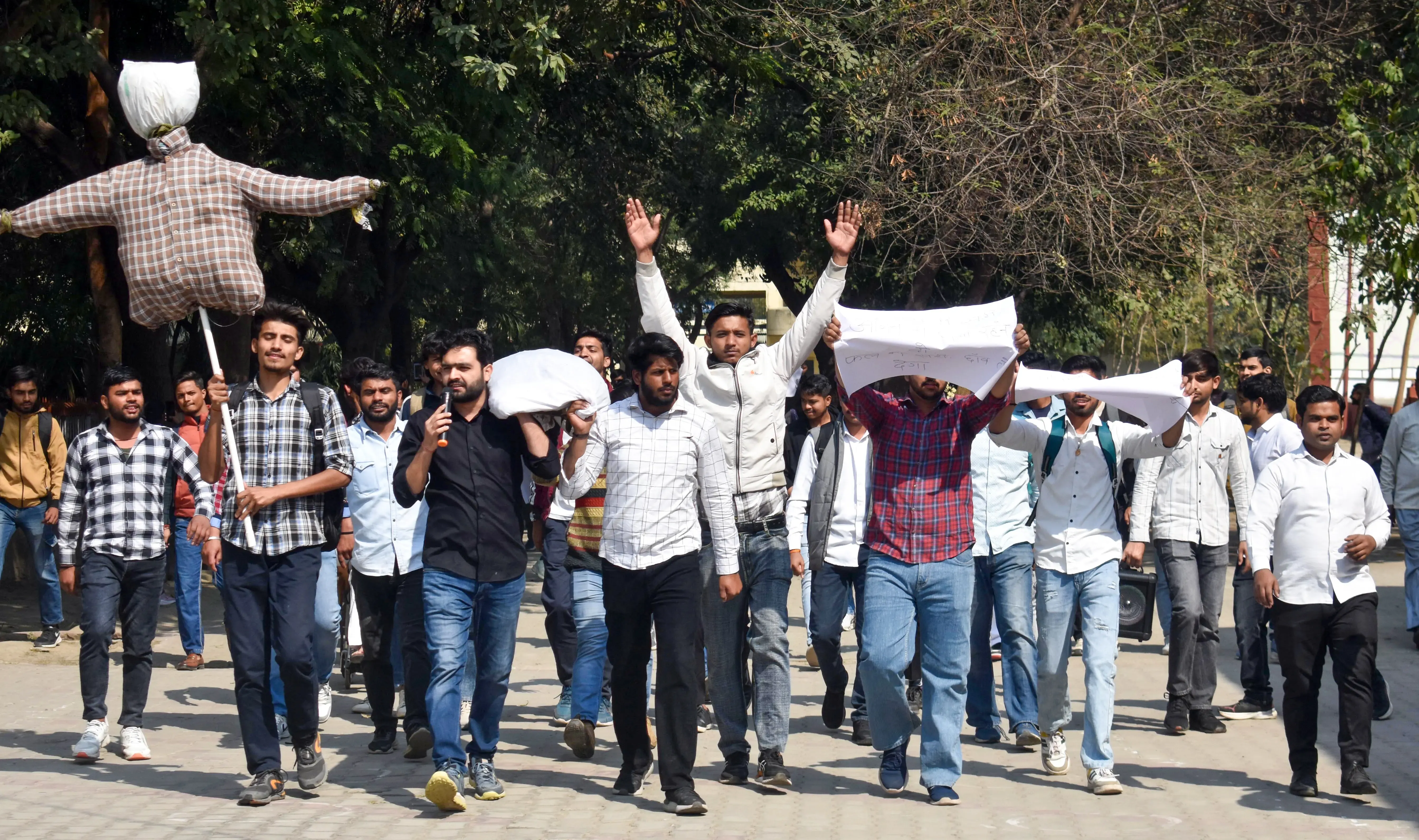 Protests Erupt in Chennai Over Government's Trilingual Policy