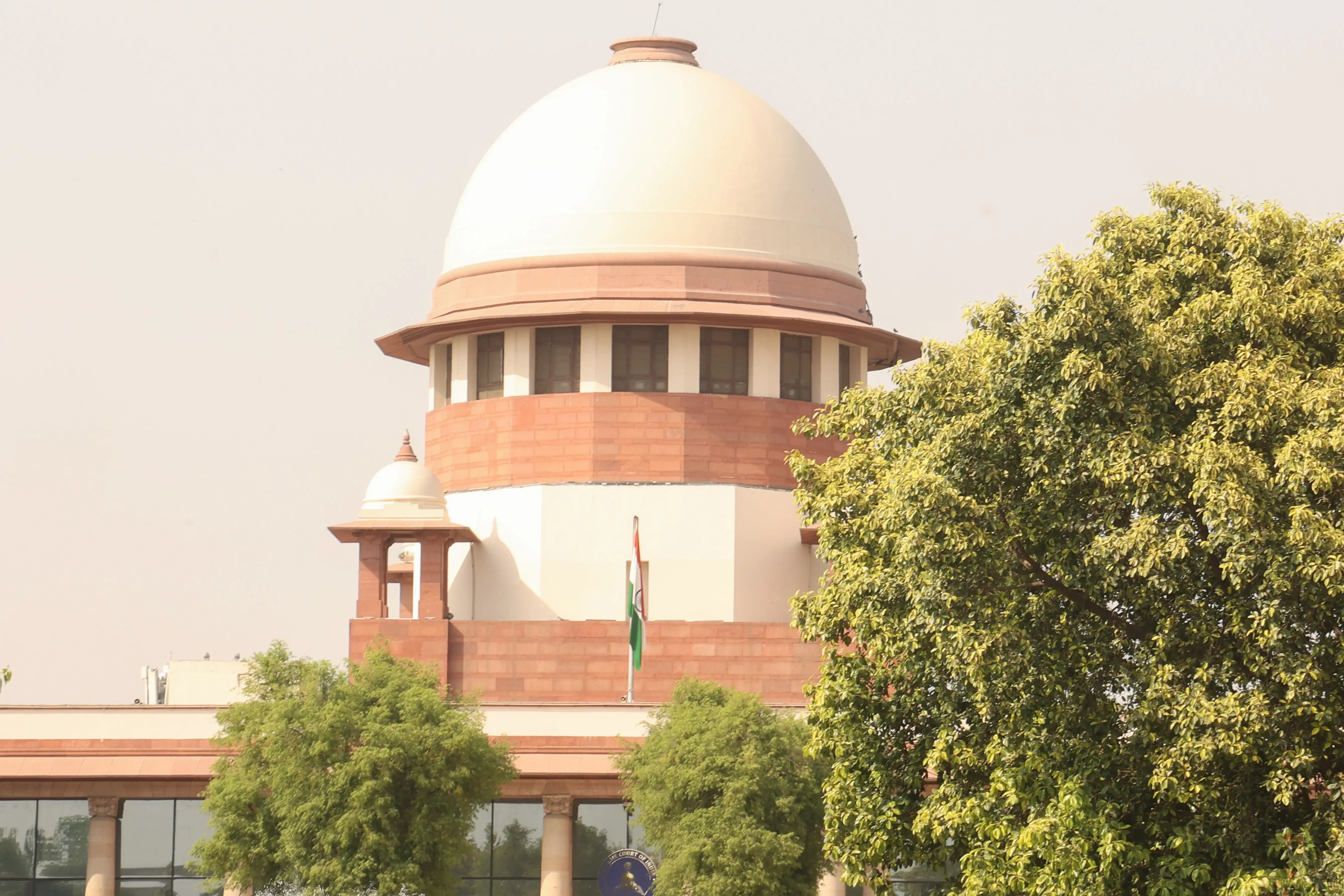 Centre Informs SC That TN Governor Ruling Excludes Kerala Case
