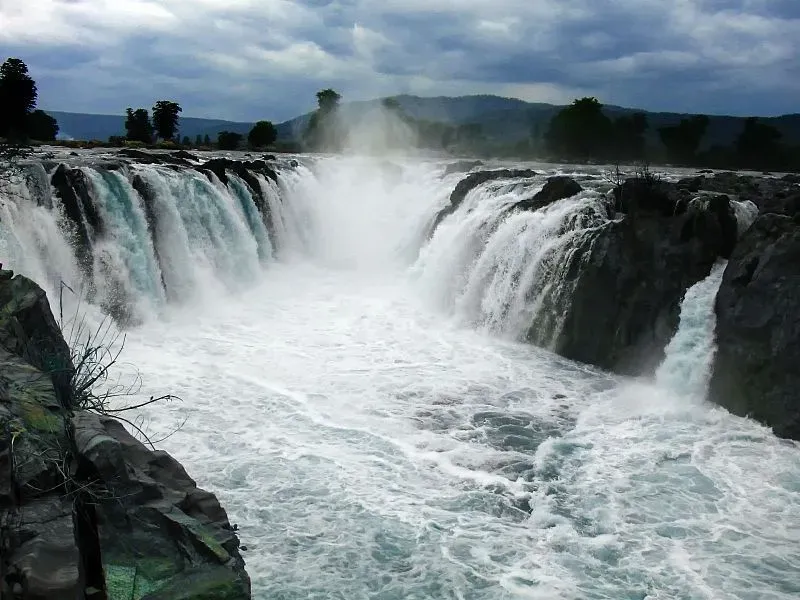 Has the Hogenakkal Water Flow Increased by 1000 Cusecs After Recent Heavy Rains?