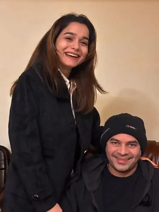 Has Tej Pratap Yadav Just Introduced His Girlfriend?