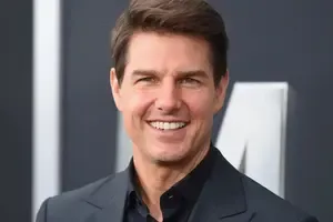 Tom Cruise Receives the Highest Civilian Honor from the US Navy