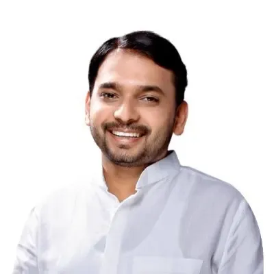 क्या कांग्रेस नेता विश्वजीत कदम ने तीन भाषा नीति वापस लेने को 'जनता की जीत' बताया?