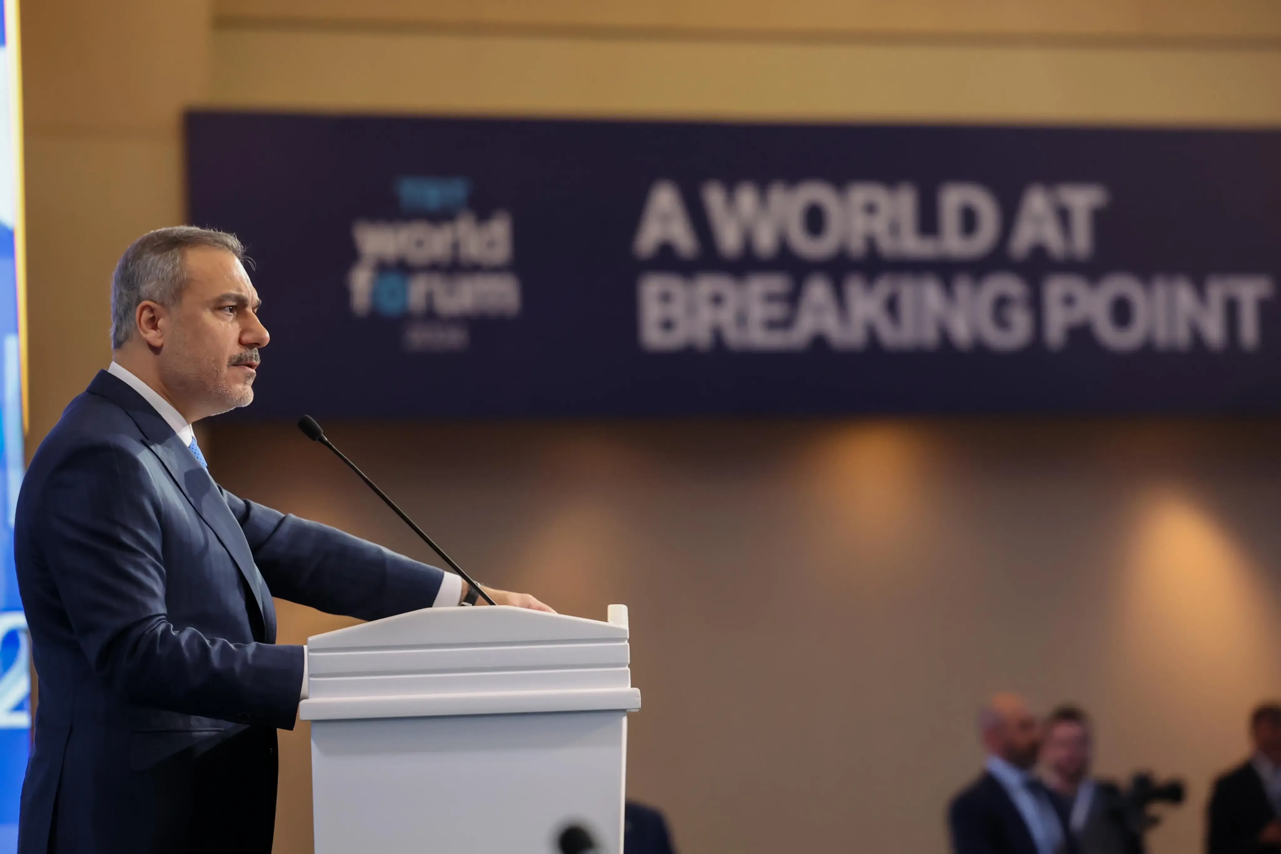 Turkish Foreign Minister Emphasizes Necessity to Stop Terrorists from Capitalizing on Syria's Circumstances