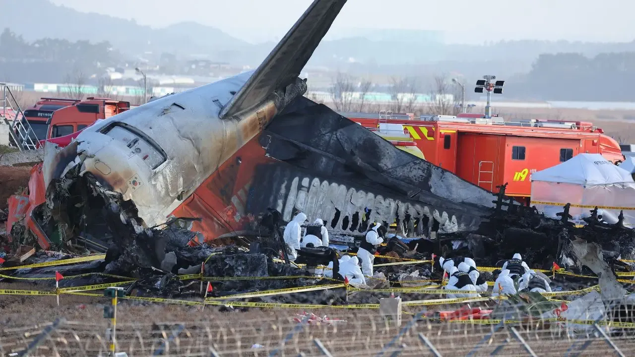 Investigation Underway as Engines from Jeju Air Crash Transported to Hangar