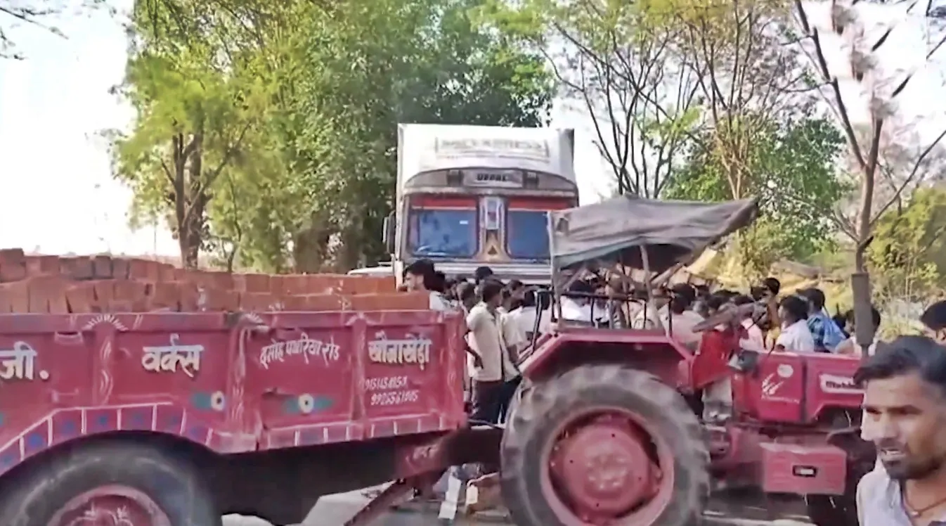 What Happened as a Truck Crashed into a House in MP Village?