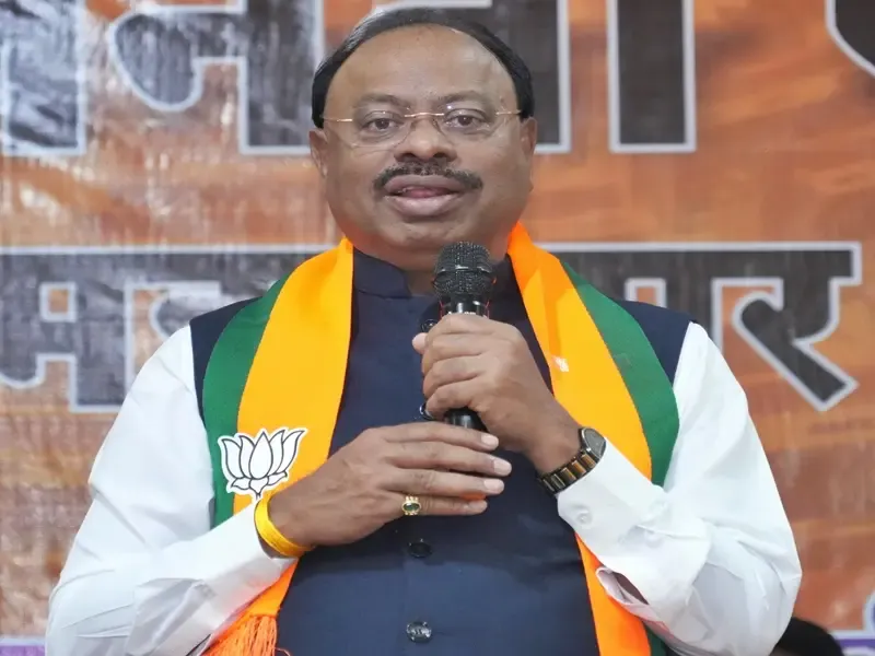 Bawankule Criticizes Uddhav Thackeray for Betraying Balasaheb’s Legacy over Waqf Bill