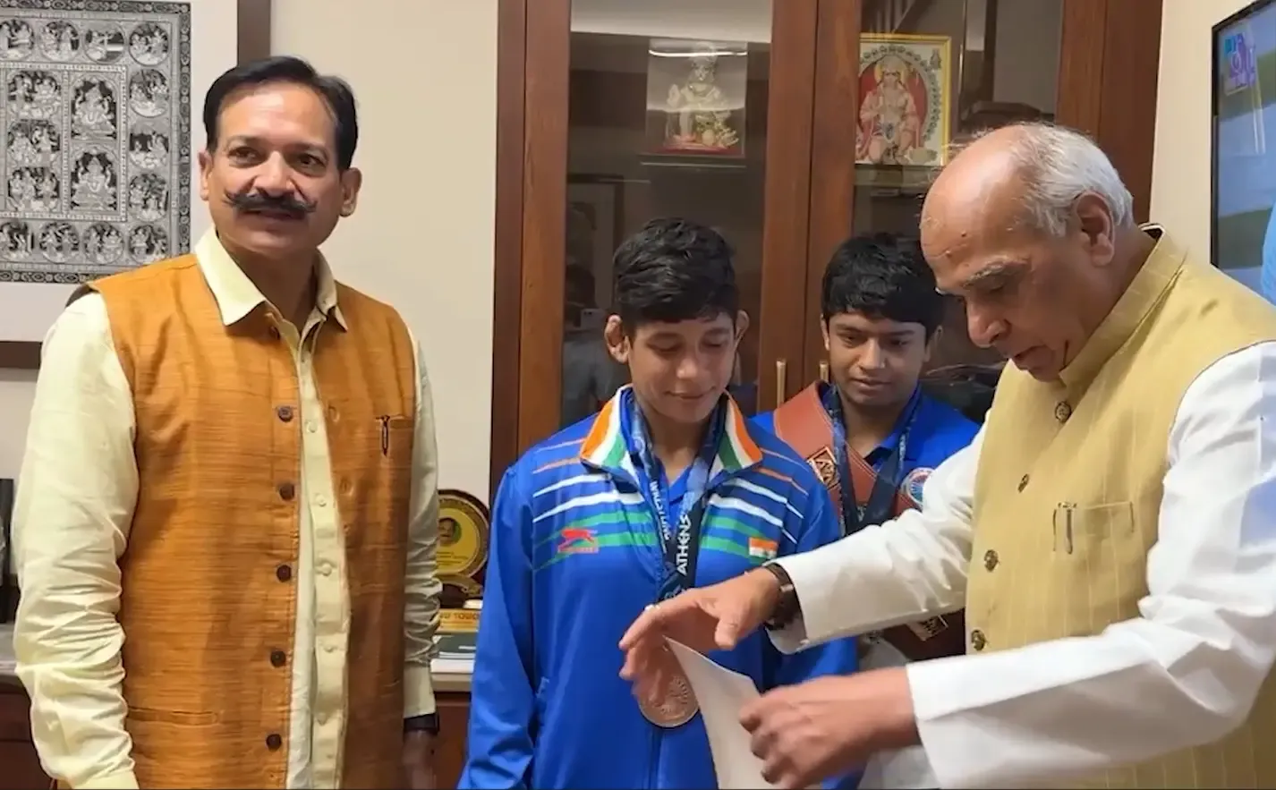 क्या अंडर-17 कुश्ती चैंपियनशिप के विजेताओं को मिला खास तोहफा और संसद भवन का दौरा?