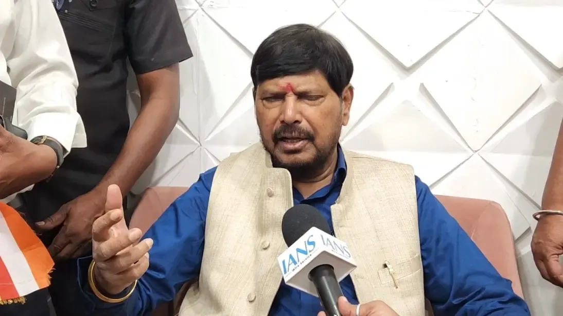 Ramdas Athawale Critiques Rahul Gandhi's Comments on ECI