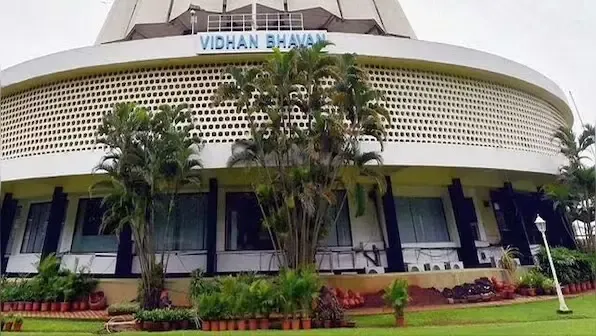 Memorable Tribute: Maharashtra Assembly Honors Indian Cricket Team's Champions Trophy Victory